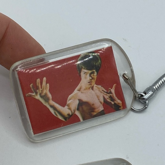 Vintage Bruce Lee Set of 2 Clear Photo Keychains - Picture 2 of 7